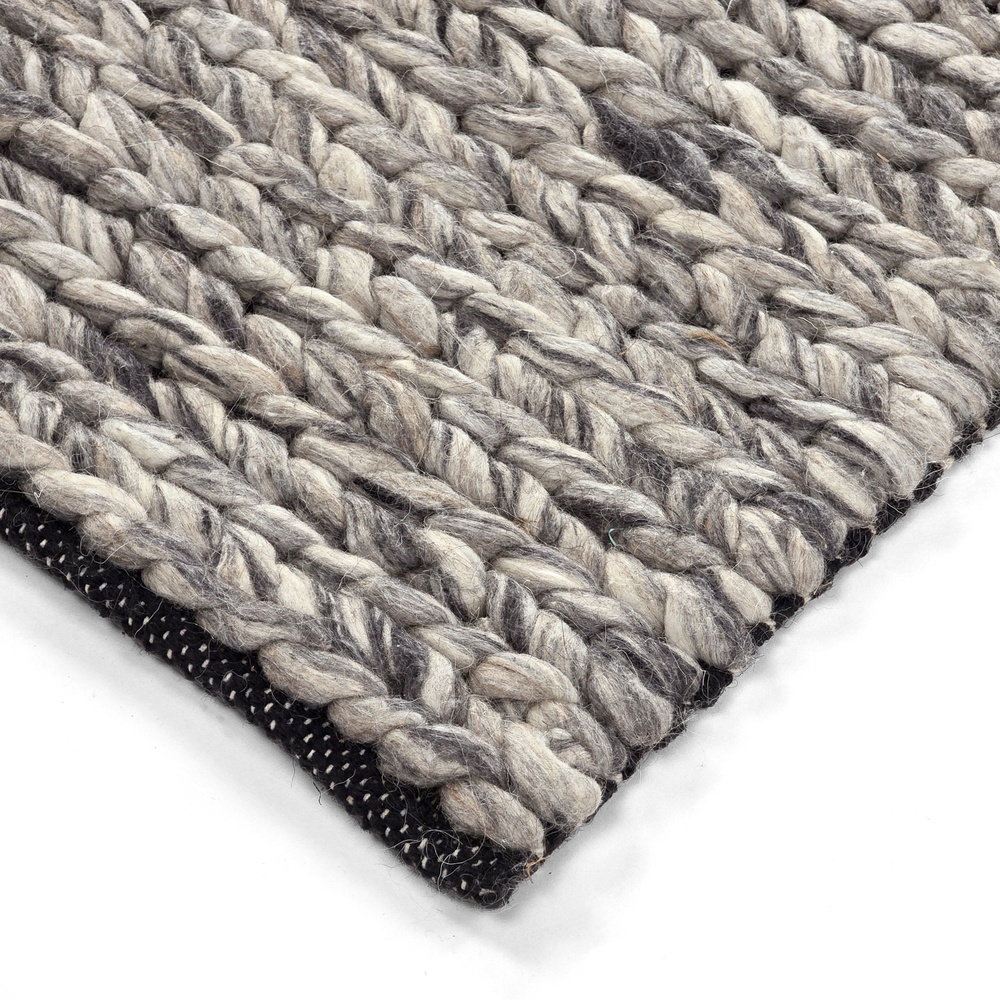Villamatto 'Talvia Braided Wool' - Tummanharmaa