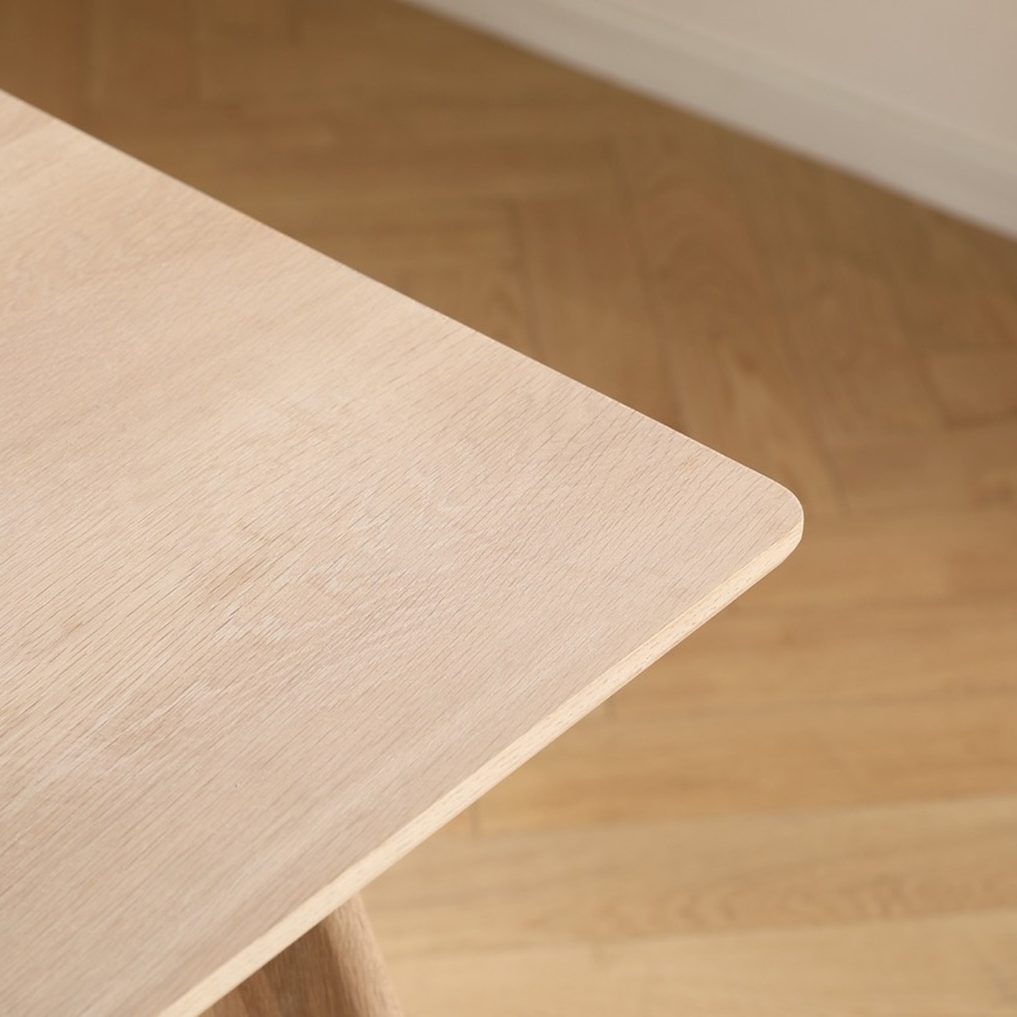 Ruokapöytä 'Line' 180 cm - Valkopigmentoitu