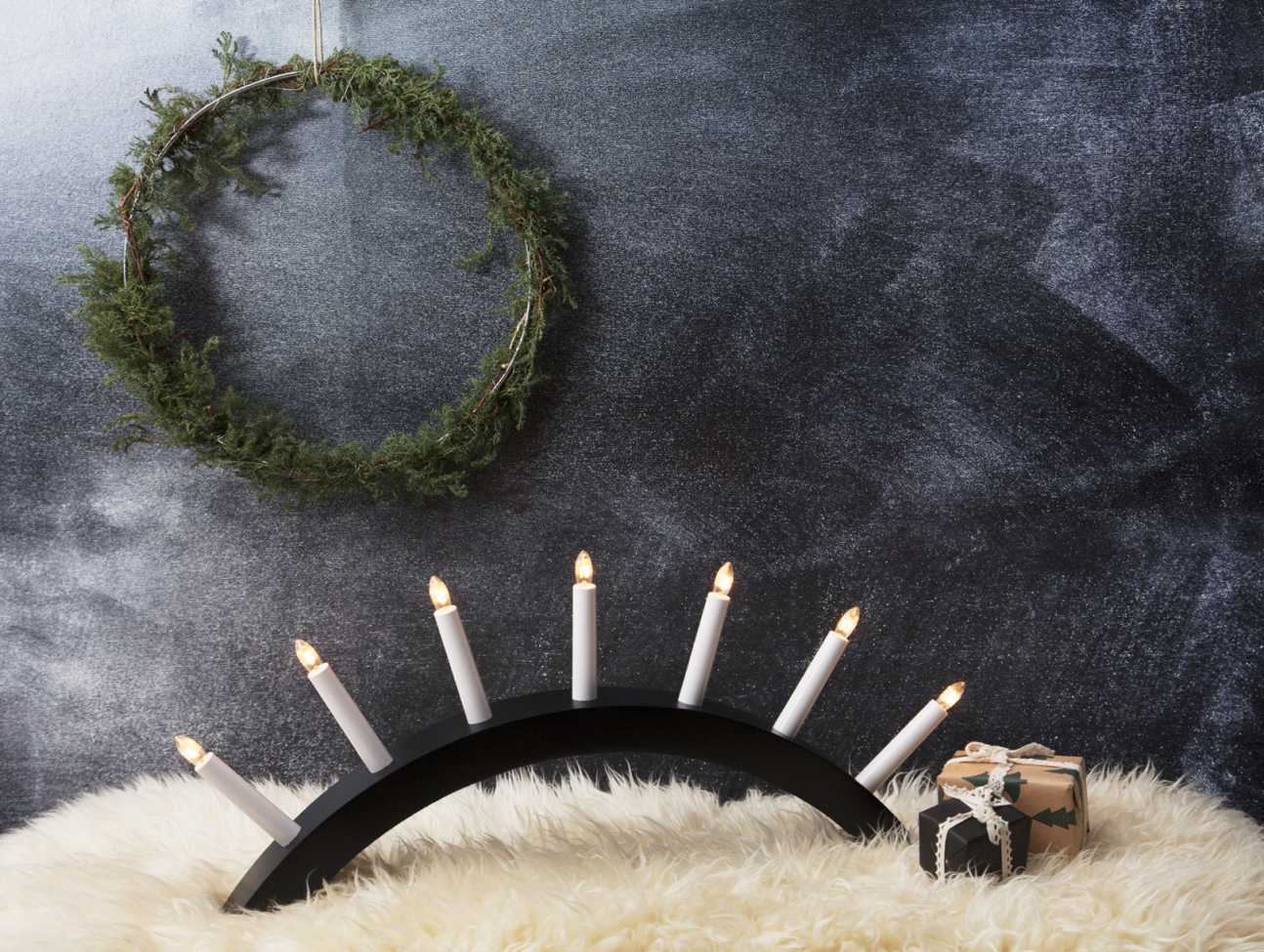 Adventtikynttilänjalka 'Aura' - Musta