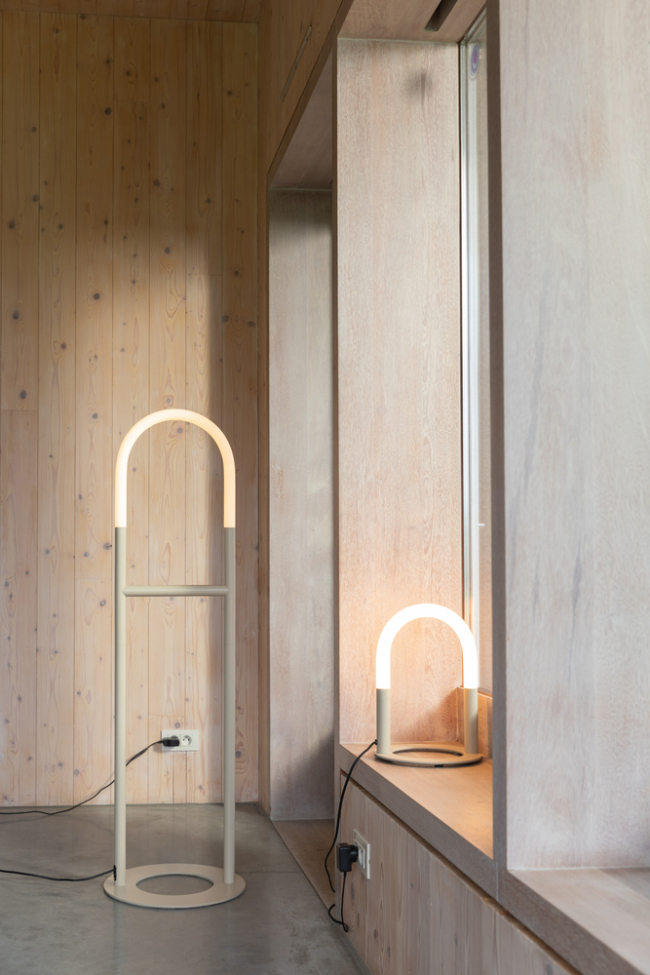Lattiavalaisin 'Arch' - Beige