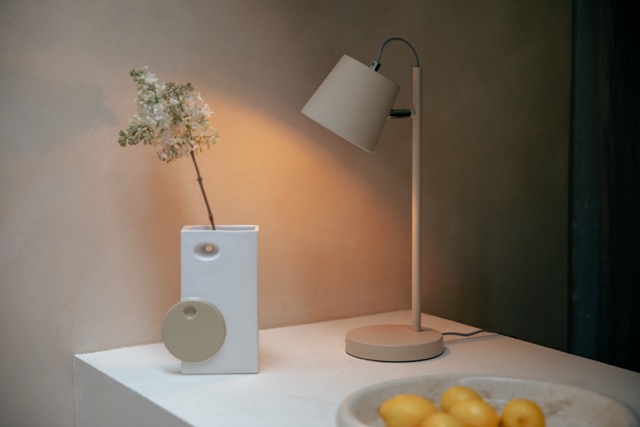 Pöytälamppu 'Buckle' 25x25 - Beige