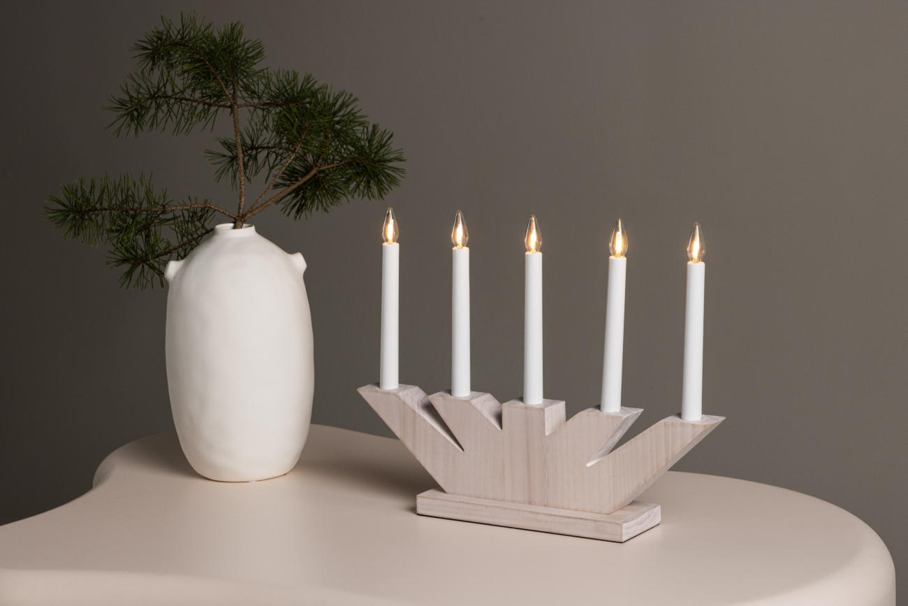 Adventtikynttelikkö 'Katrineholm' - Valkoinen