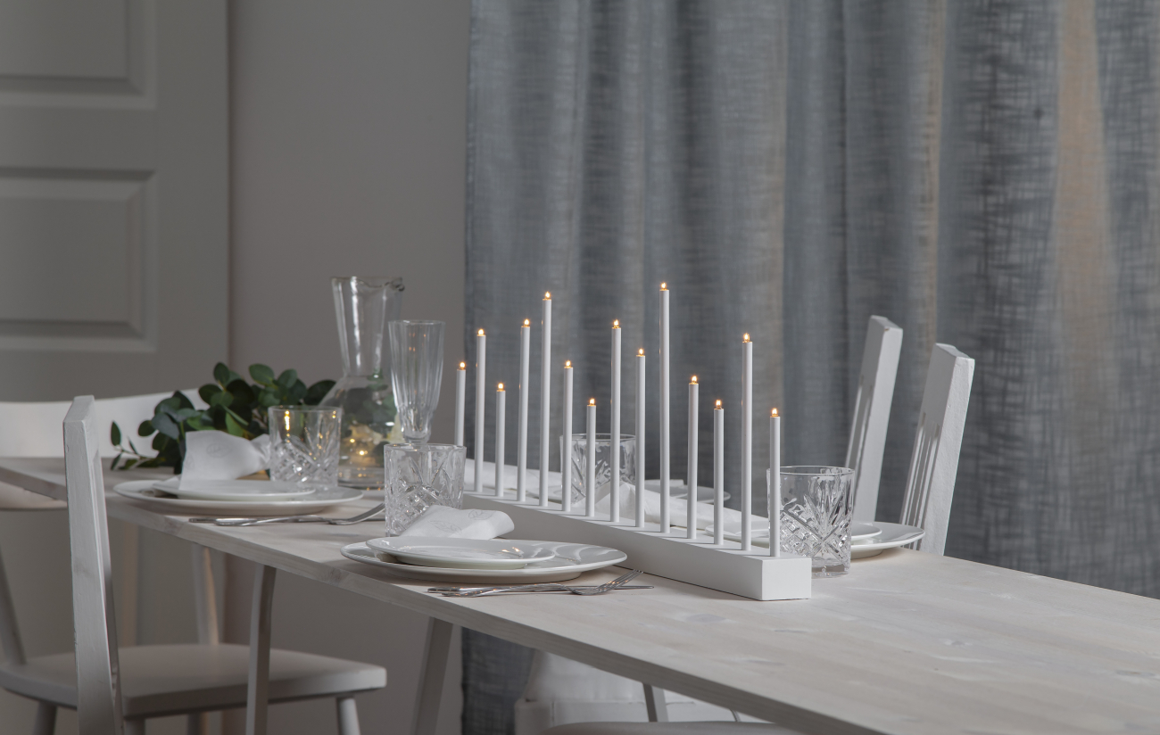 Adventtikynttelikkö 'Echo' - Valkoinen