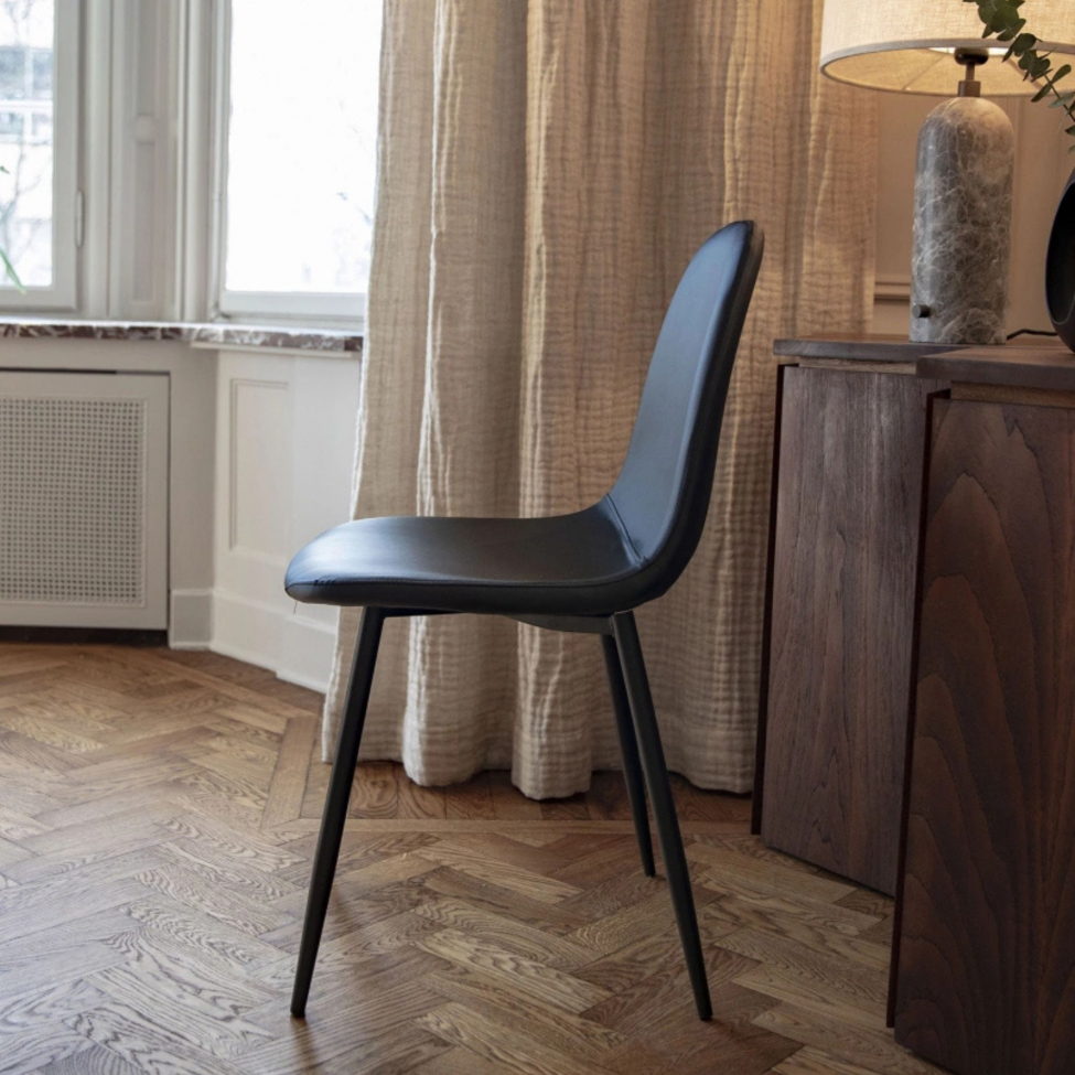 Tuoli 'Forma' - Musta