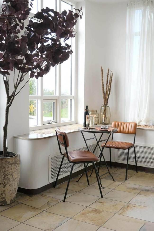 Café-pöytä 'Bella' - Ruskea