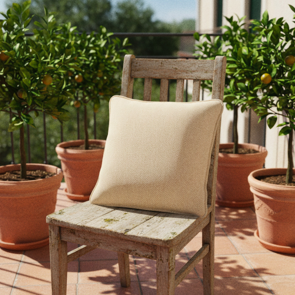 Tyynynpäällinen 'Denisa Fishbone' 45x45cm - Beige/valkoinen