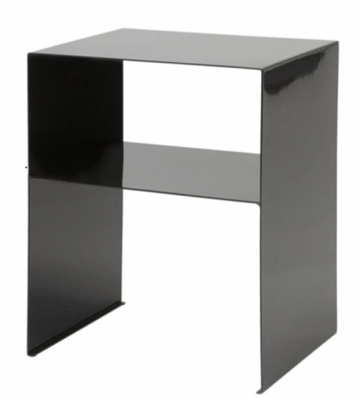 Sivupöytä \'Fari\' - Musta ryhmässä Huonekalut / Pöydät / Sivupöydät @ Reforma (2085809800)