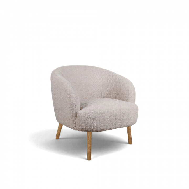 Tuoli \'Capri\' puujalat - Beige/Boucl&eacute; ryhmässä Huonekalut / Istumakalusteet / Nojatuolit @ Reforma (T8049-boucle-beige)
