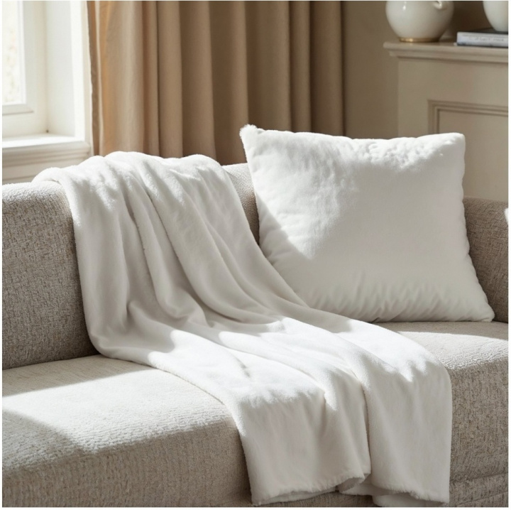 Huopa \'Aranga Super Soft Throw\' 130x170cm - Valkoinen ryhmässä Sisustus / Kankaat / Peitot & huovat @ Reforma (V10201569)