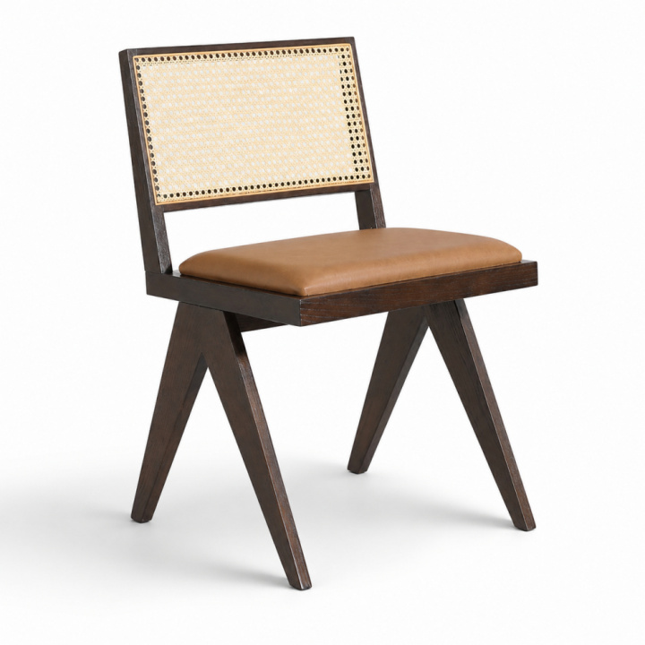 Tuoli \'Jean\' - Ruskea tammi/Beige ryhmässä Huonekalut / Istumakalusteet / Tuolit @ Reforma (WS-RT03-walnut)